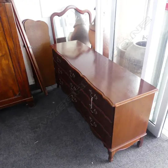 9 DRAWER MAHOGANY LOWBOY W. 3 FOLD MIRROR 1530x440x710mm