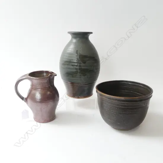 3 PCES STUDIO POTTERY; PETER STICHBURY VASE H.255mm, SALT GLAZE JUG, PLANTER POT
