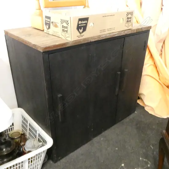 LG WOODEN CABINET 1040x610x915mm