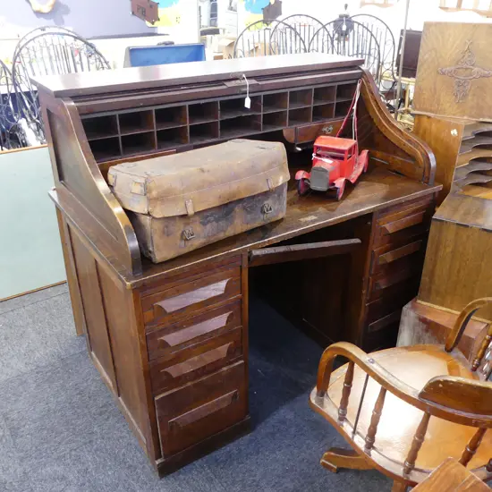 OAK CUTLER ROLL TOP DESK FAULTS1275x780x1160mm