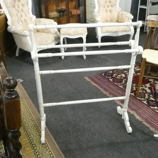 WHITE TOWEL RACK H.985mm W.805mm