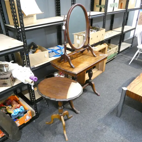2 MAHOGANY SIDE TABLES W.690mm + TABLE TOP MIRROR H.620mm