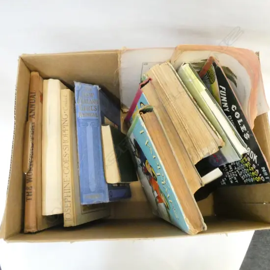 VINTAGE CHILDRENS BOOKS; ANNUALS ETC