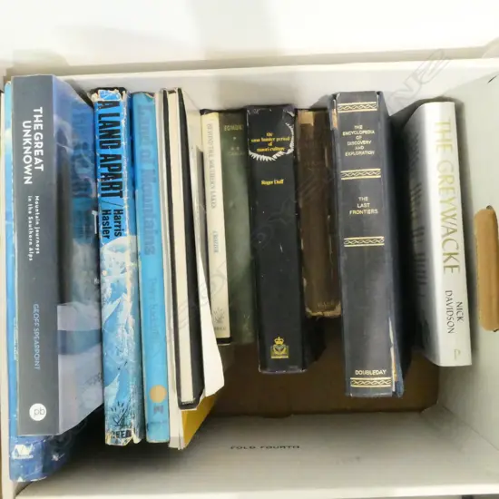 BOX LOT: BOOKS ON NZ AND OTHER