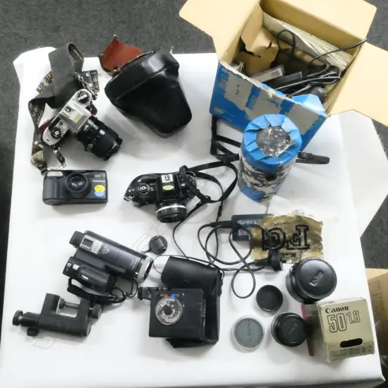 ASST. PHOTOGRAPHY EQUIPTMENT