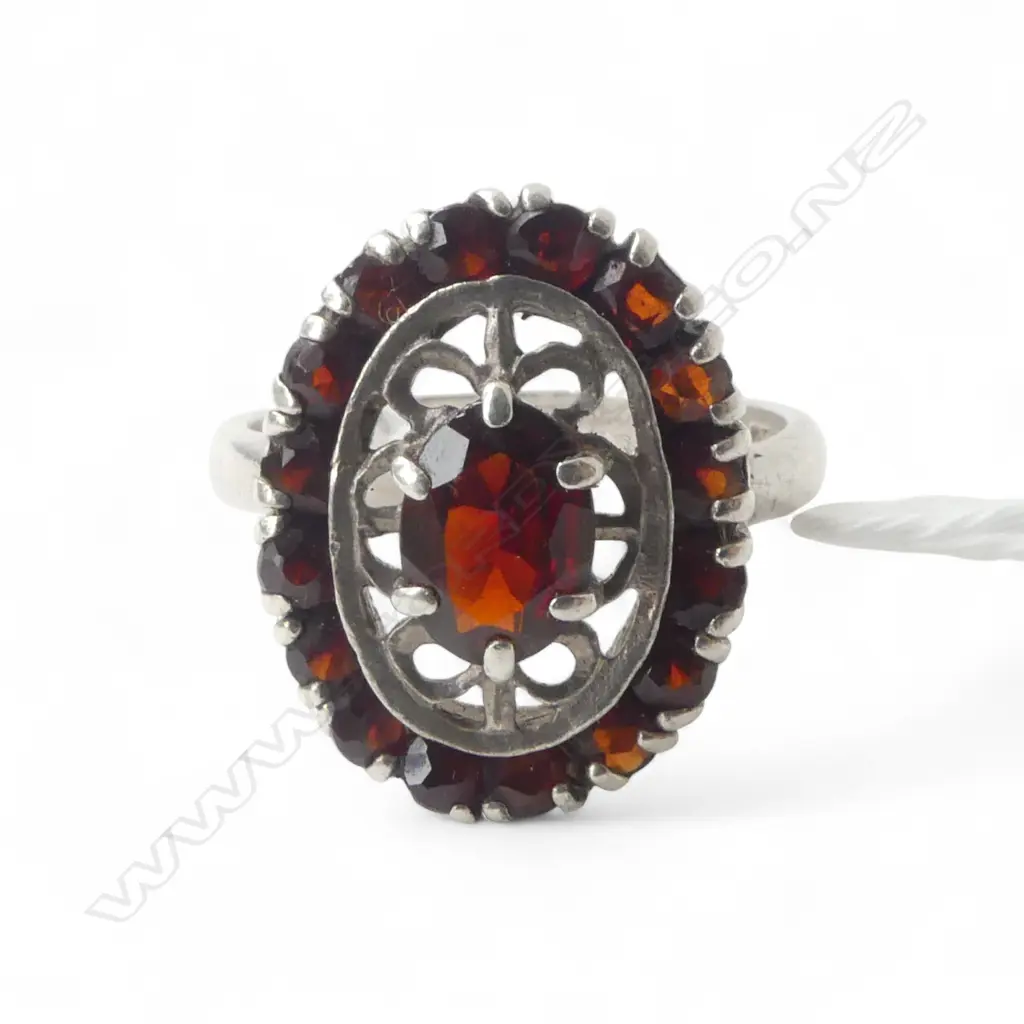 STG SILVER & GARNET RING, LONDON 1976 4.37gms SIZE O Image 1++