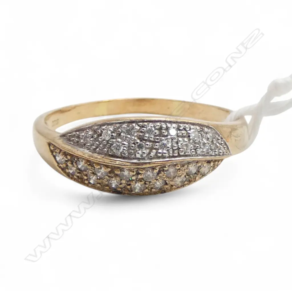 9ct PAVE SET DIAMOND RING, 2.4gm SIZE W Image 1++