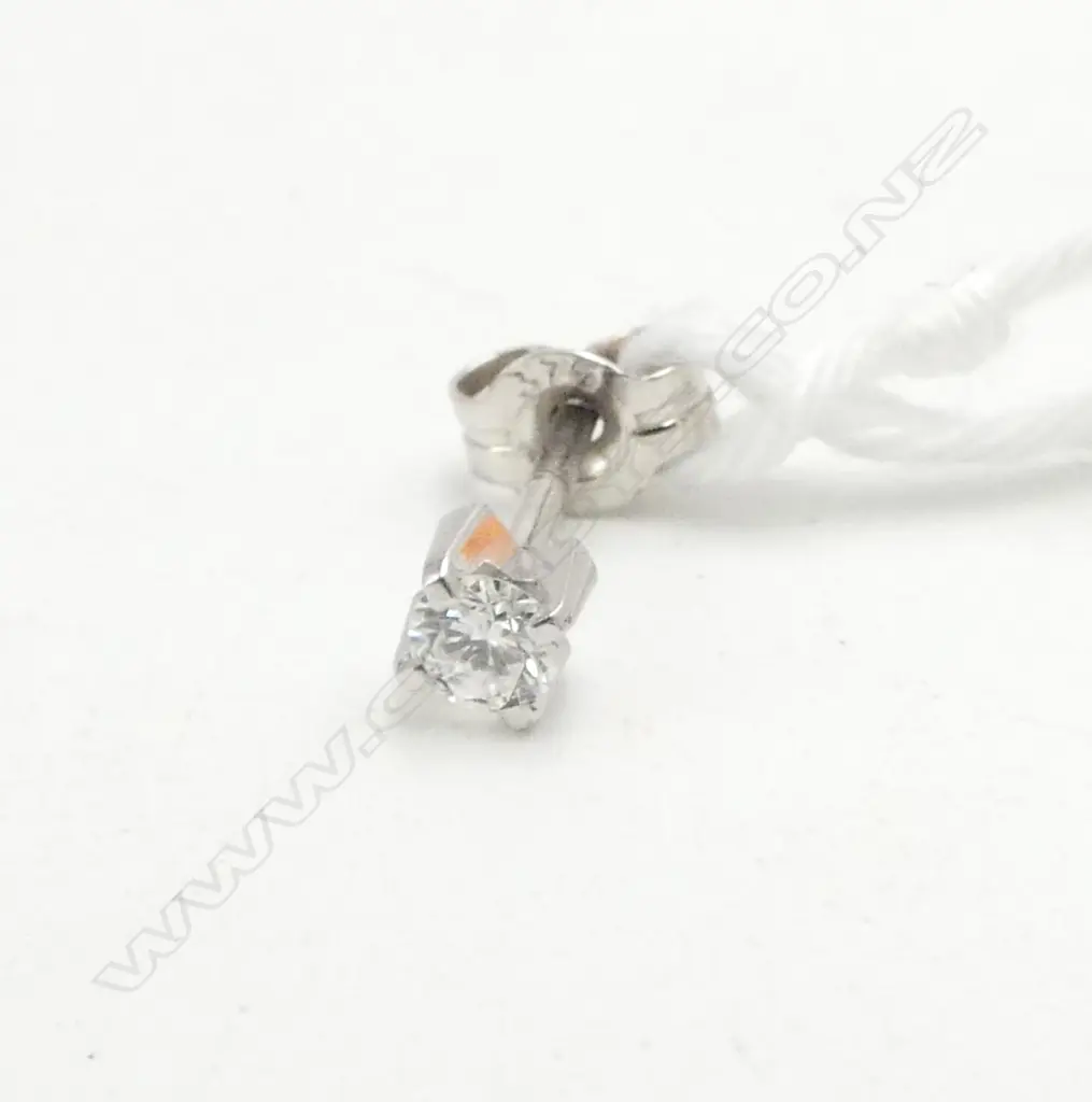 9ct WHITE GOLD SINGLE STUD EARRING TDW. 0.10ct Image 1++