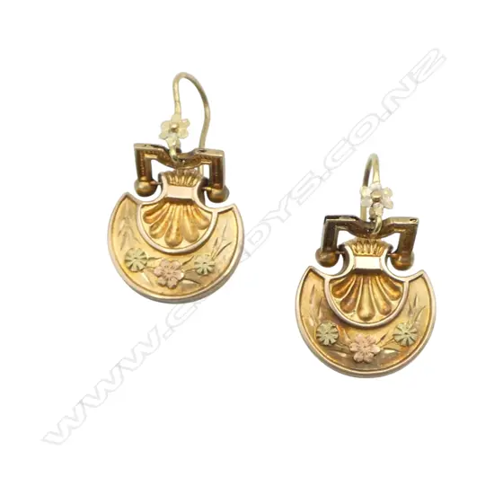 Pair of early colonial 9ct gold tri-colour small drop earrings. 2.74gms