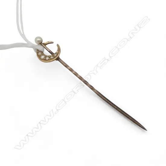 18ct & SEED PEARL CRESCENT TOPPED STICK PIN, metal pin,1.12gm