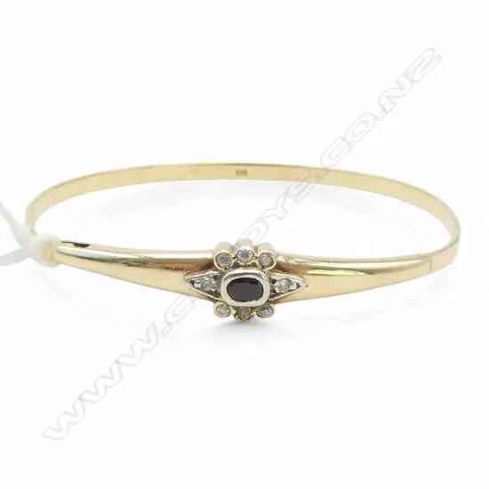 14CT GOLD AND SAPPHIRE SNAP BANGLE 7.68gms (Peter Minturn valuation) Catch not working!