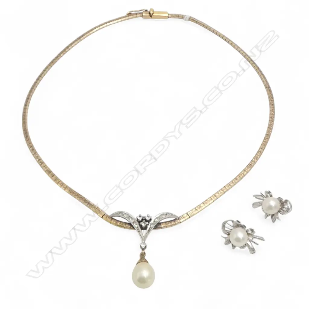 WELL MADE SILVER PEARL NECKLACE & PR PEARL EARRINGS Image 1++