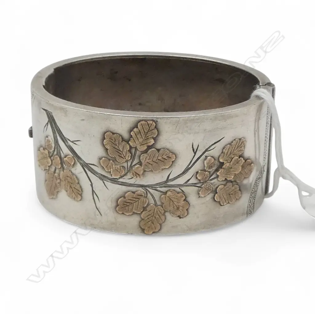 Wide silver Arts & Crafts bangle with applied gold oak leaves & acorns 41gms Image 1++