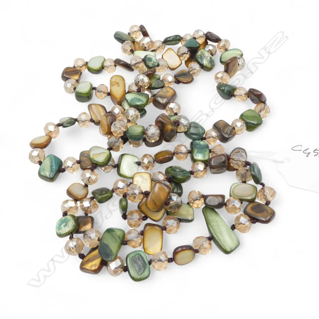 SHELL & AGATE OPERA LENGTH NECKLACE Image 1++