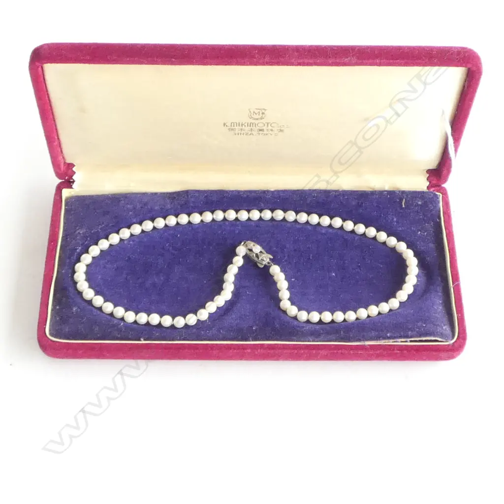 MIKIMOTO PEARL NECKLACE IN BOX AND WITH ORIGINAL MIKIMOTO CLASP Image 1++