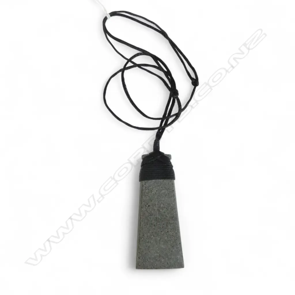 WHATAUHO STONE HEI TOKI (with woven cord) L.70mm Image 1++
