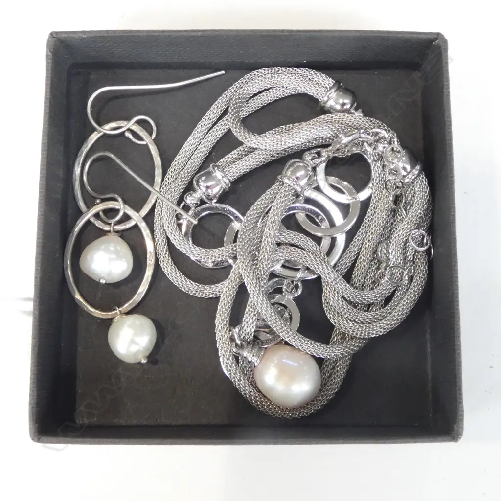 SILVER & PEARL NECKLACE & PR SILVER & PEARL EARRINGS Image 1++