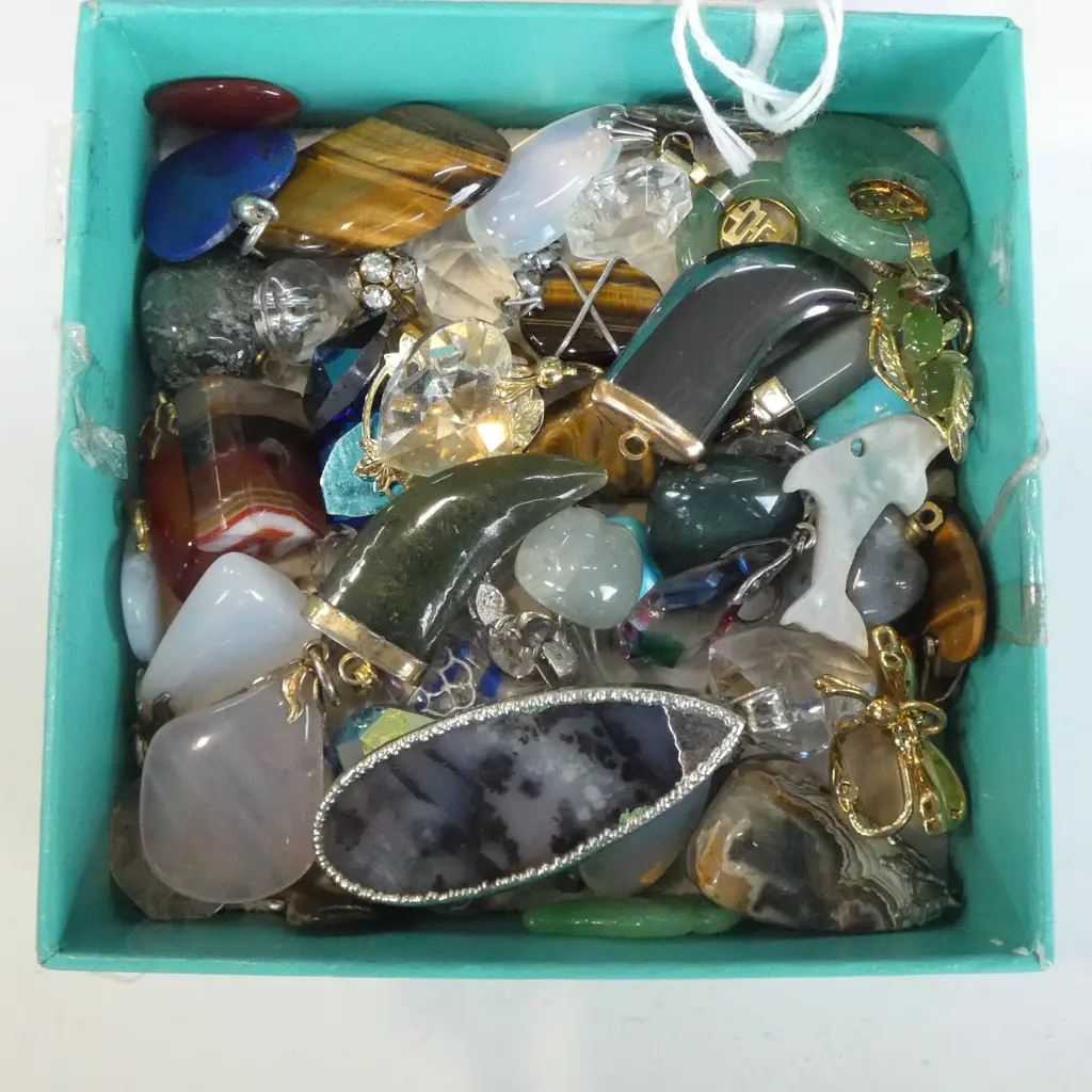LGE QUANTITY SMALL GEM SET PENDANTS Image 1++