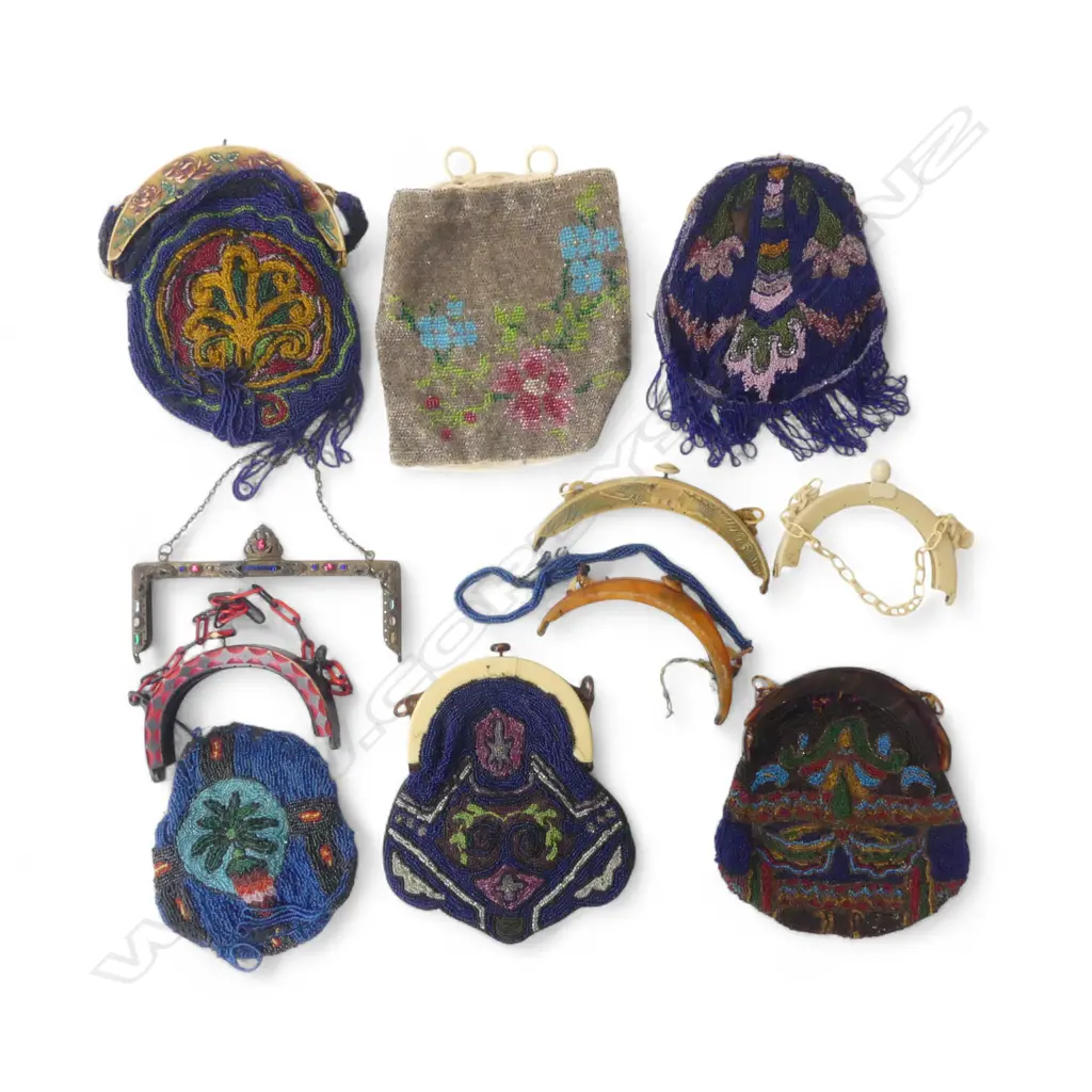 ASST. BEADED BAGS Image 1++