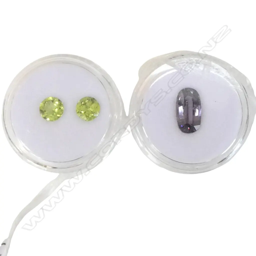 PR UNSET ROUND PERIDOT, 1.74ct & OVAL CUT SPINEL, 2.23ct Image 1++