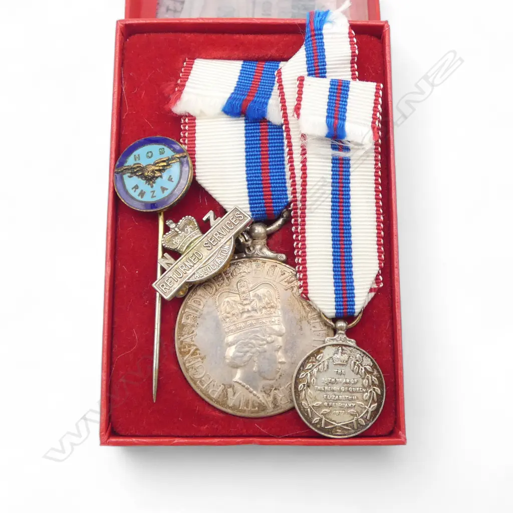 QEII 25th year REIGN MEDAL + miniature MEDAL + RNZAF enamelled pin + Returned Services badge Image 1++