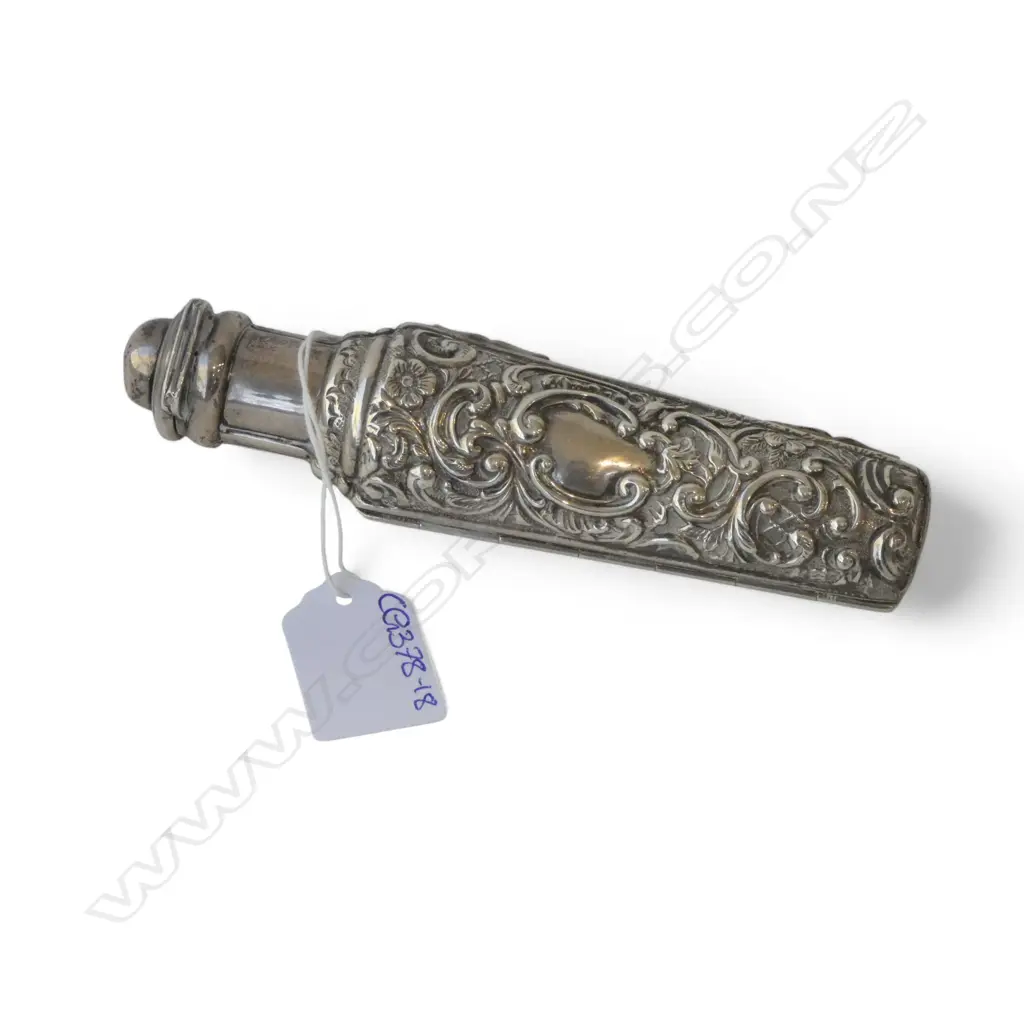 STG SILVER SCENT BOTTLE CASE, HENRY MATHEWS, BIRMINGHAM 1901, 81gms original glass fitting missing Image 1++