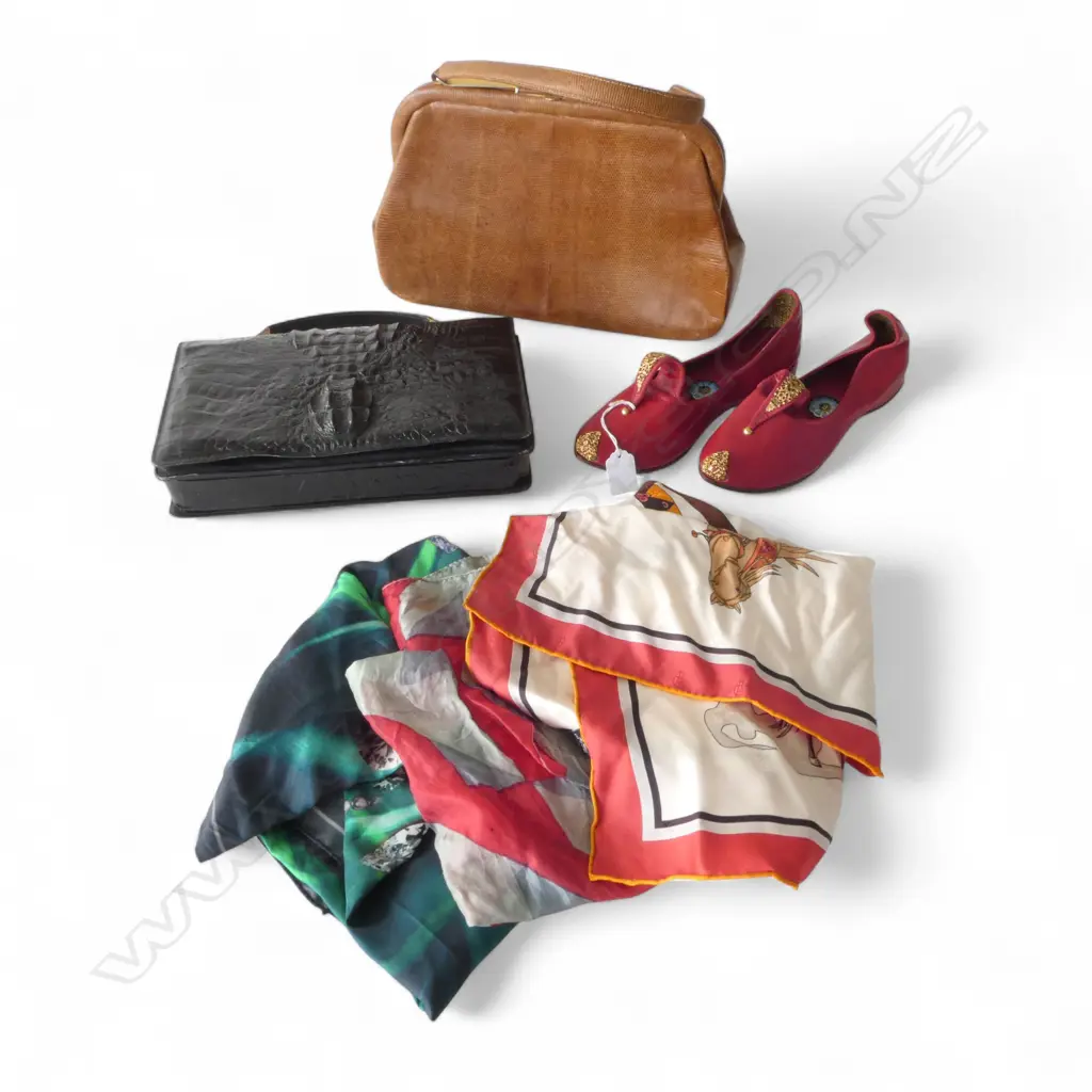 2 VINTAGE HANDBAGS, 3 SILK SCARVES, PR 'BURGESS' SLIPPERS UK 5 - SMALL L.260mm Image 1++