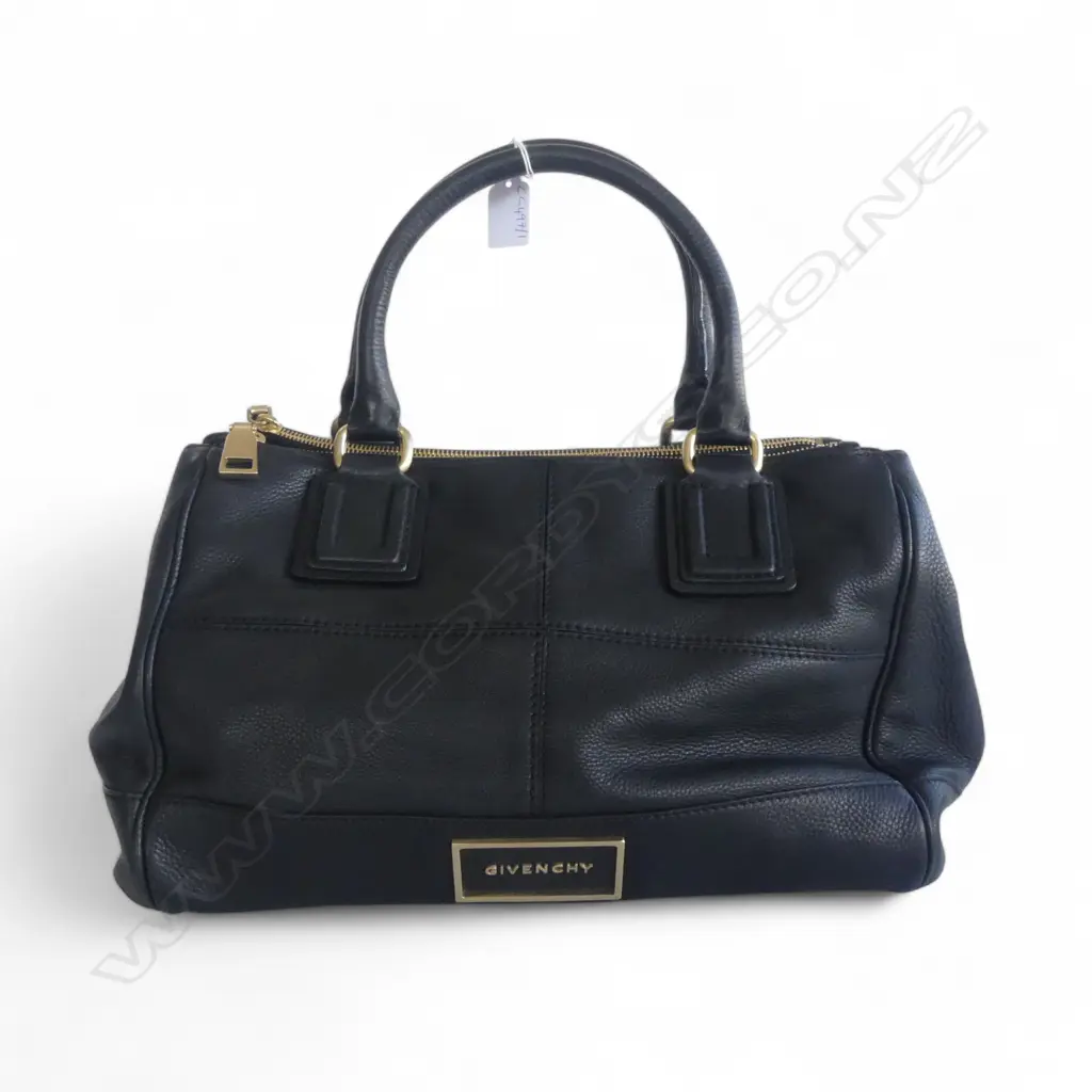 GIVENCHY BLACK LEATHER HAND BAG W.430mm Image 1++