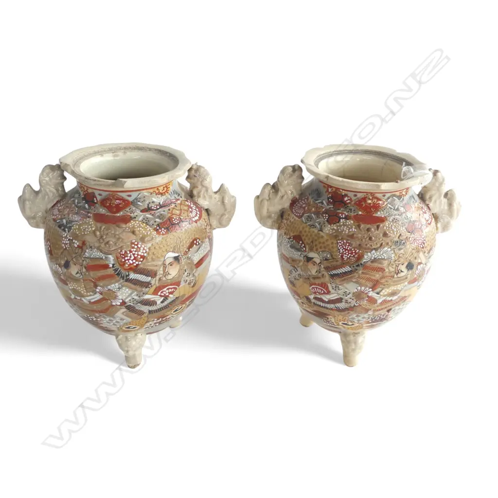 PR SATSUMA VASE w FOO DOG HANDLES, H.160mm, both damaged Image 1++