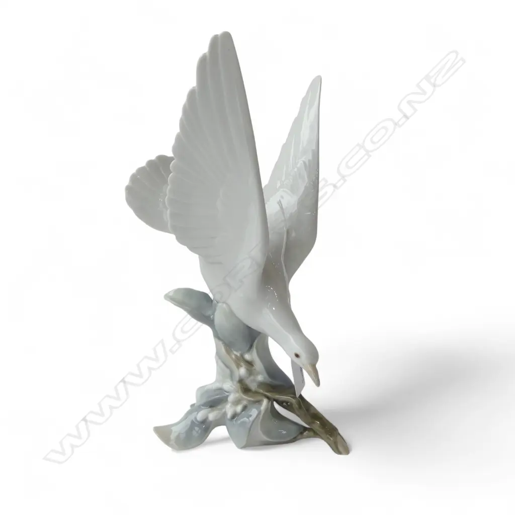 LLADRO DOVE H.285mm Image 1++