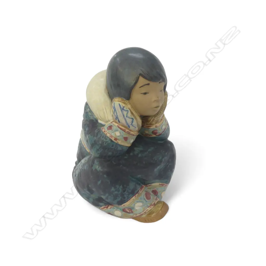 LLADRO FIGURE INUIT PENSIVE H.160mm Image 1++