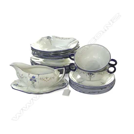 PART SHELLEY CHINA SERVICE 6 DINNER PLATES 6 DESSERT PLATES 2 SOUP COUPES & 6 DISHES  & GRAVEY BOAT  IRIS PAT