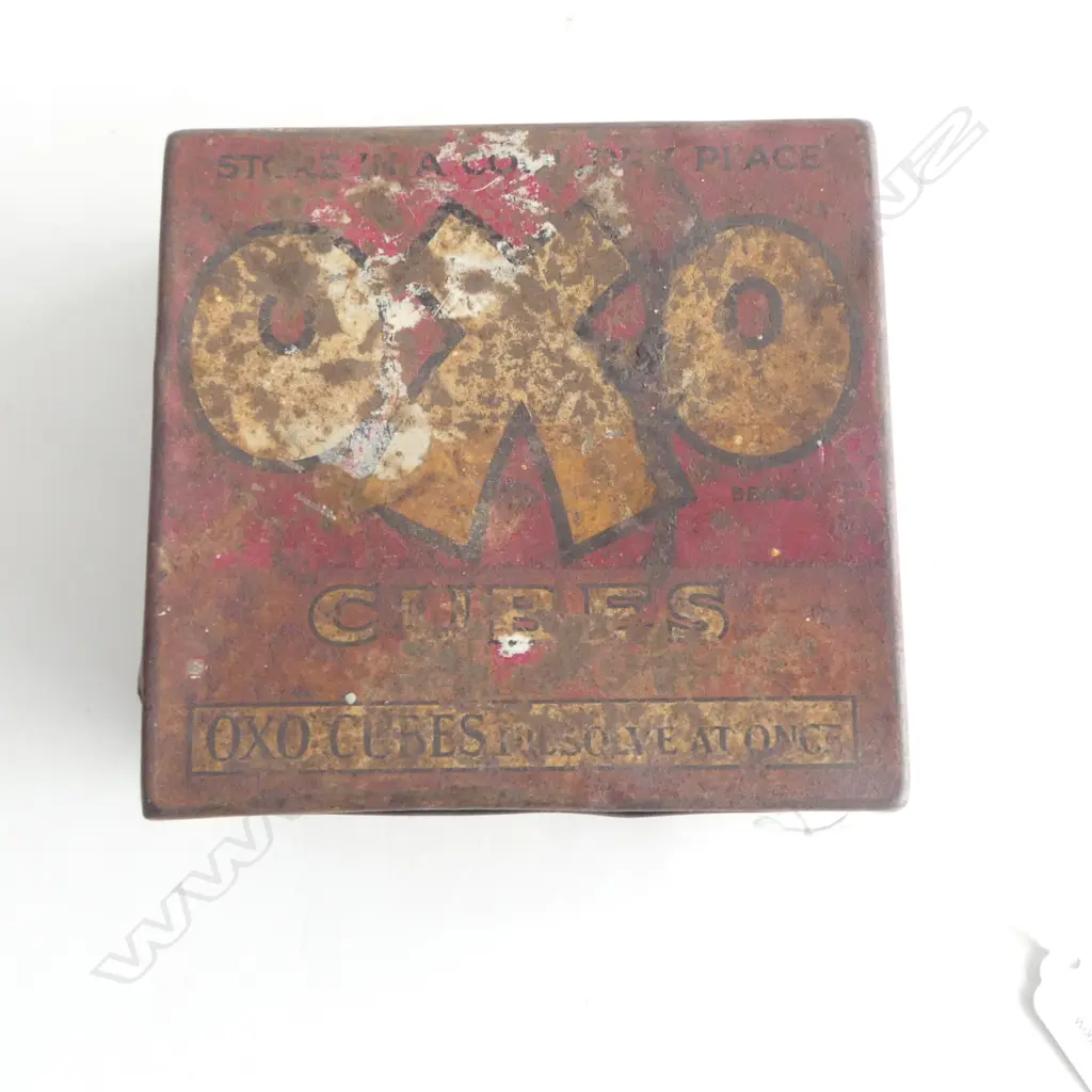 OLD OXO TIN w. ASST. JEWELLERY Image 1++