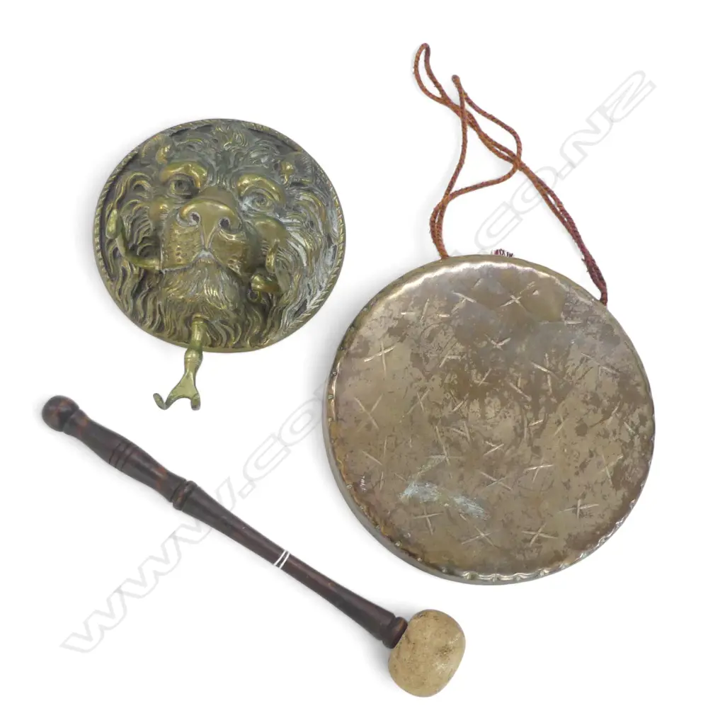 BRASS DINNER GONG Image 1++