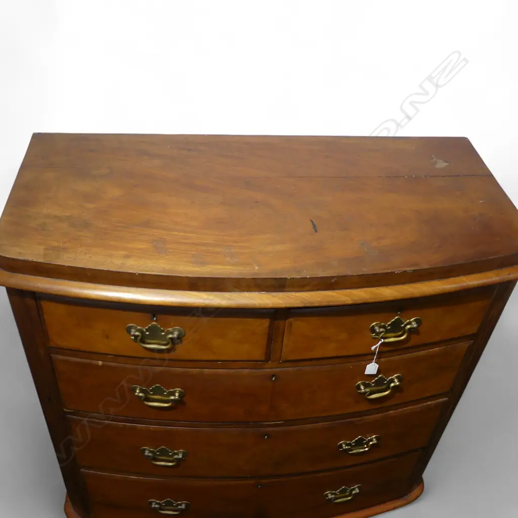 VICTORIAN FLAME MAHOGANY BOW FRONT CHEST OF 5 DRAWERS 1080x520x1150mm Image 1++
