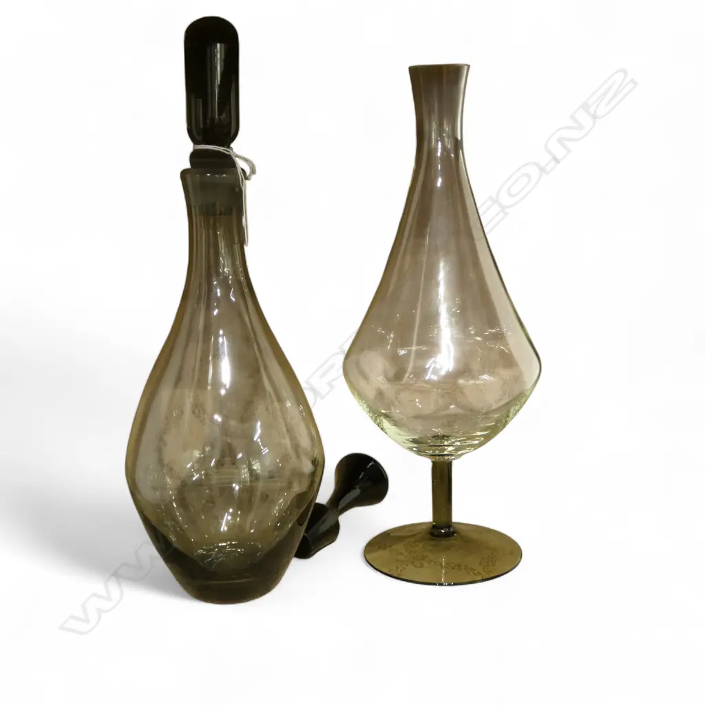 2 GLASS DECANTERS H.400mm Image 1++
