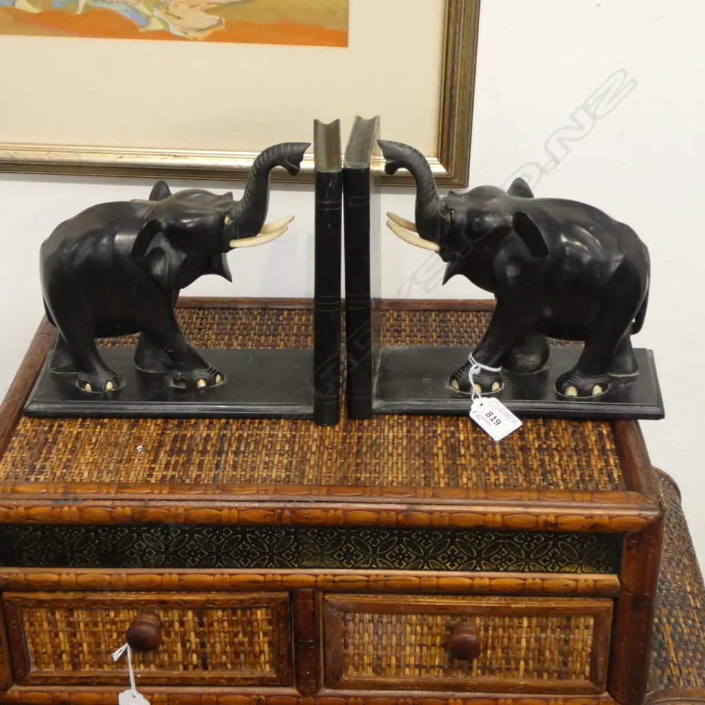 PR EBONY ELEPHANT BOOKENDS H.195mm Image 1++