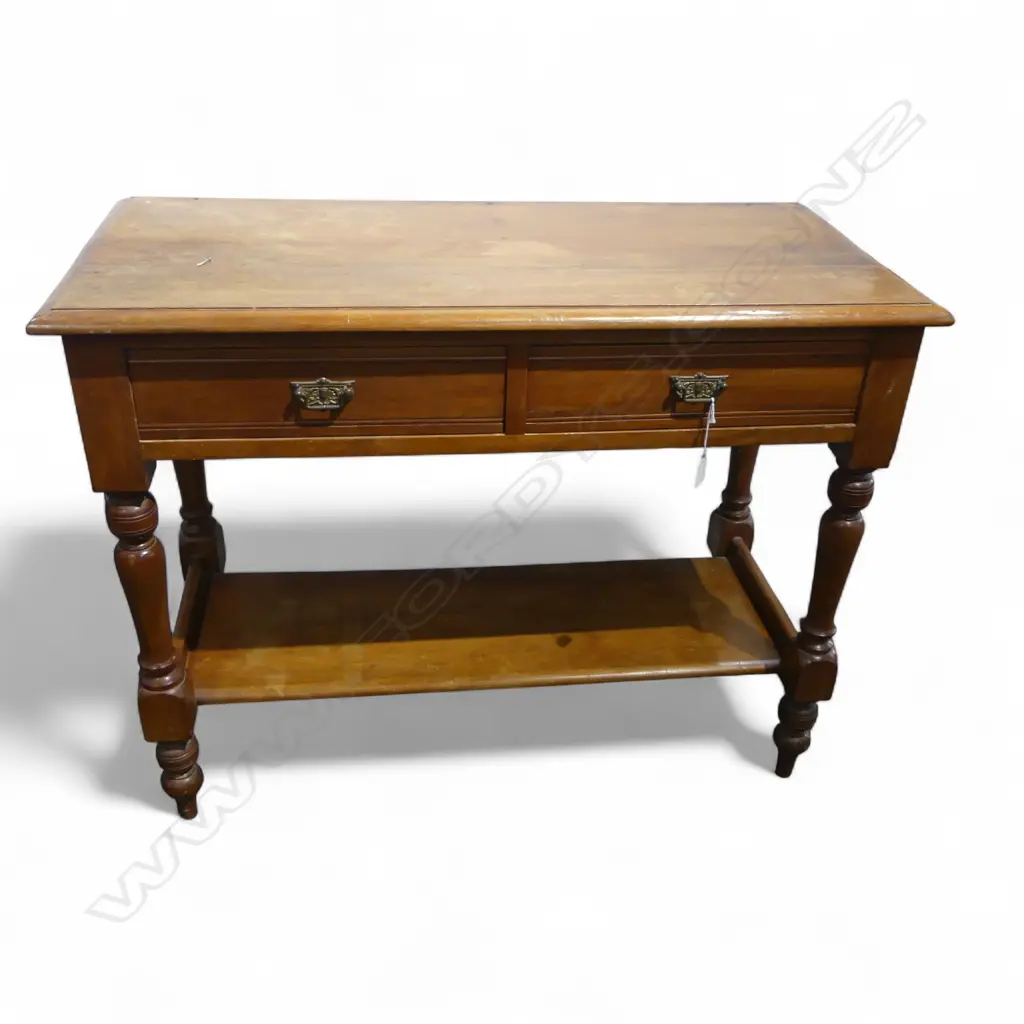 COLONIAL RIMU SIDE TABLE w. 2 FREIZE DRAWERS, FAULTS 990x445x760mm Image 1++
