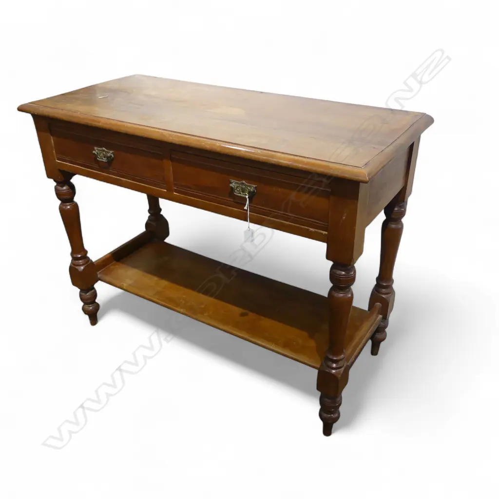 COLONIAL RIMU SIDE TABLE w. 2 FREIZE DRAWERS, FAULTS 990x445x760mm Image 1++