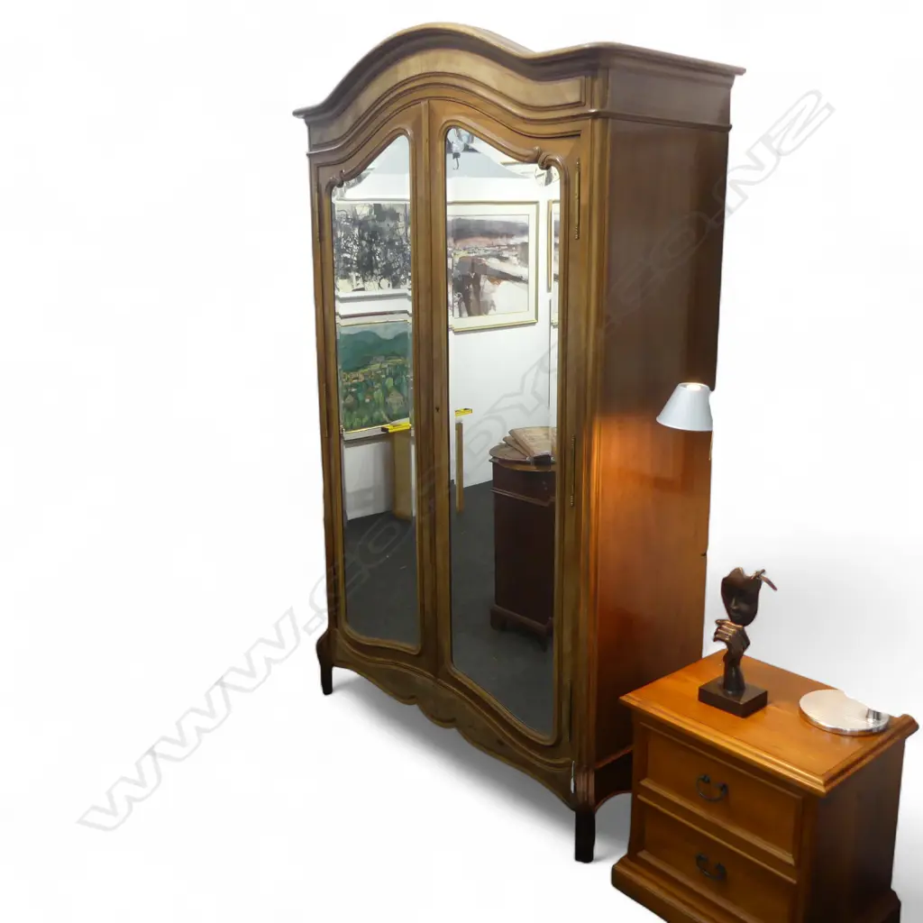 20thC CONTINENTAL ARMOIRE WARDROBE 1380x550x2220mm Image 1++
