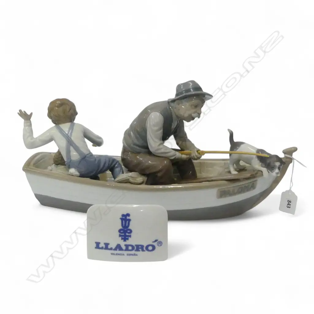 LLADRO #5215 'FISHING WITH GRAMPS' L.390mm + SIGN, SOME BITS REQ. GLUE Image 1++