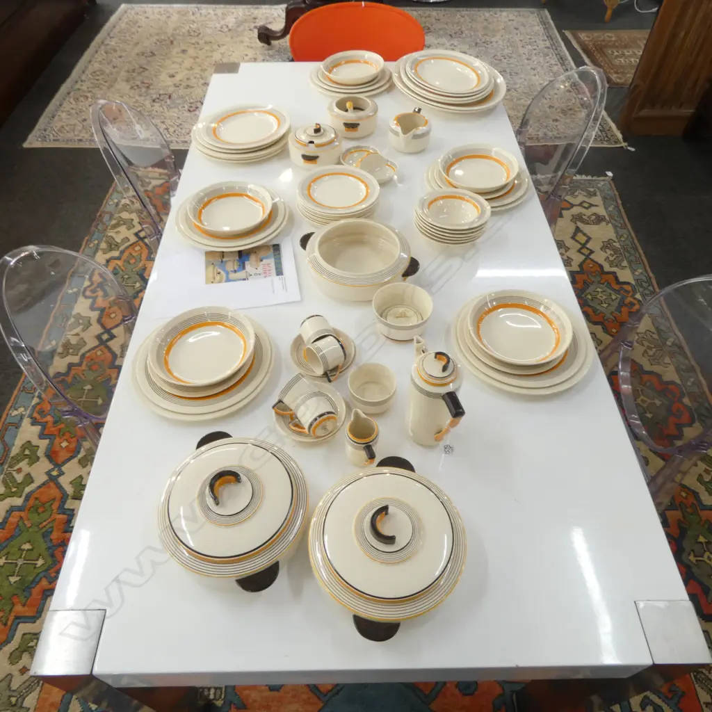 ROYAL DOULTON 'MARQUIS' DINNER SERVICE 5 place setting Image 1++