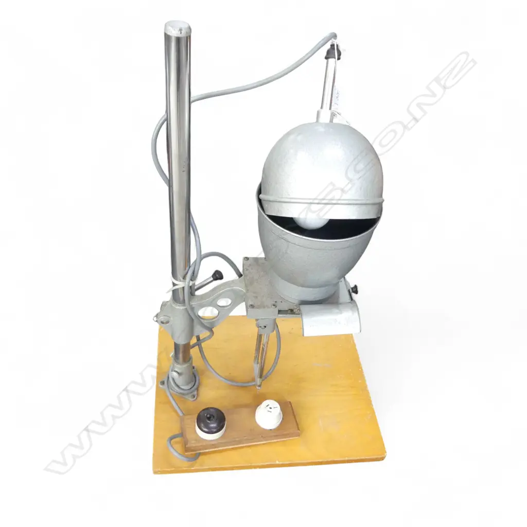 VINTAGE OVERHEAD ENLARGER 'GNOME RANGEFINDER' on wooden base H.770mm Image 1++