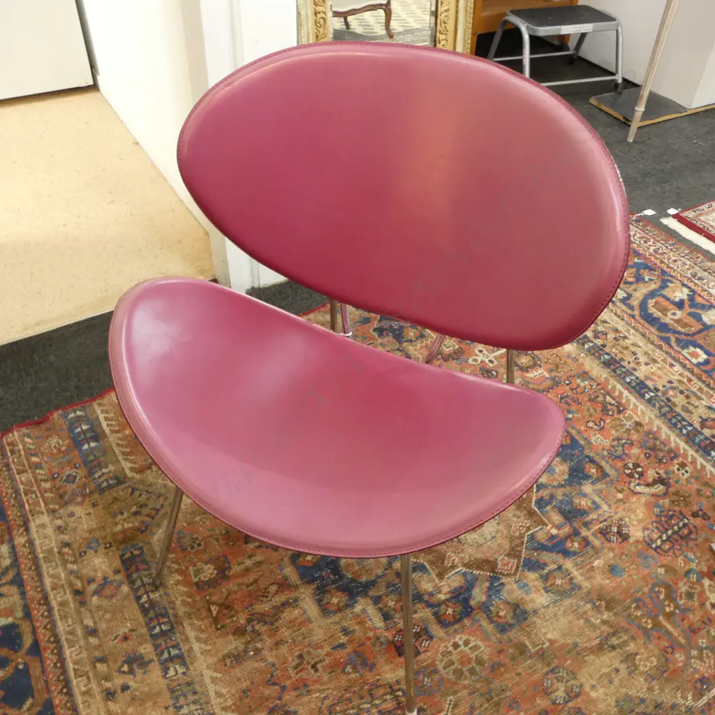 PINK LEATHER LIP CHAIR Image 1++