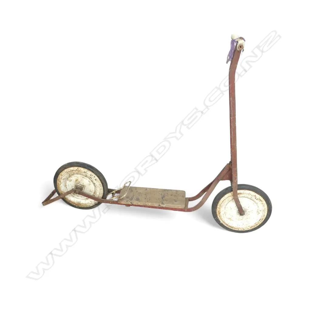 OLD CHILD'S SCOOTER Image 1++