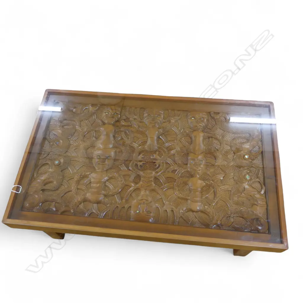 LARGE MAORI CARVEDTOPPED under glass COFFEE TABLE Image 1++