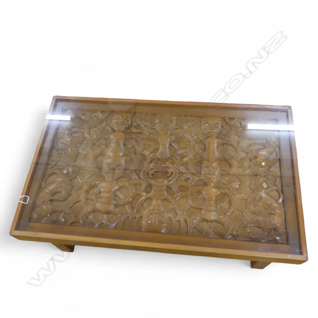 LARGE MAORI CARVEDTOPPED under glass COFFEE TABLE Image 1++