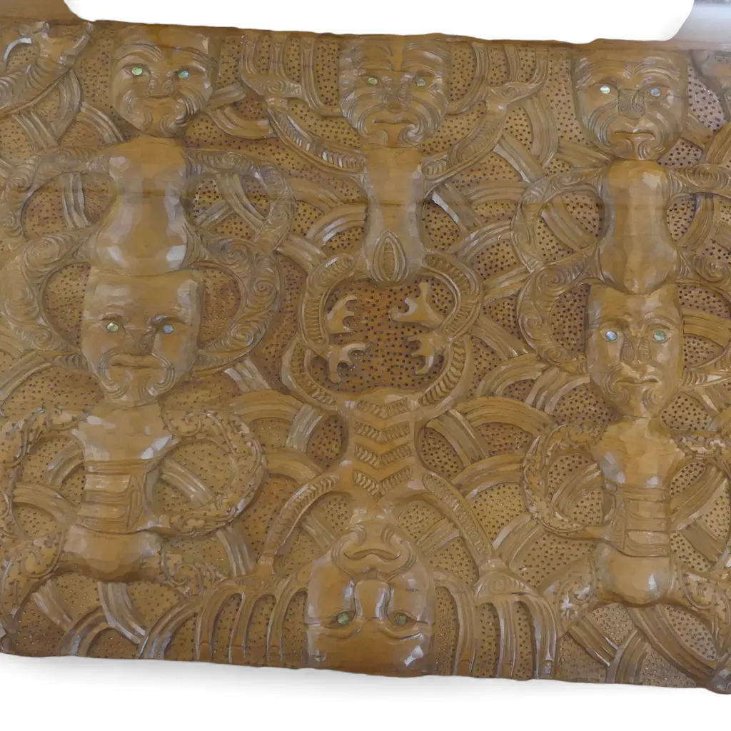 LARGE MAORI CARVEDTOPPED under glass COFFEE TABLE Image 1++