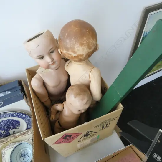 4 VINTAGE DOLLS; 3 FULL BODY, 1 HEAD + CASED FABER-CASTELL RULER L.585mm