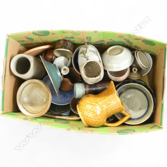 LG COLLECTION OF N.Z. STUDIO POTTERY 